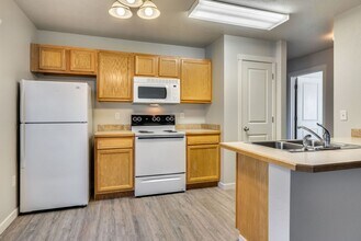 7103 Noah Dr in Caldwell, ID - Building Photo - Building Photo