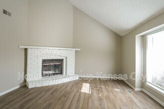 3510 NE Stanton St in Lee's Summit, MO - Building Photo - Building Photo