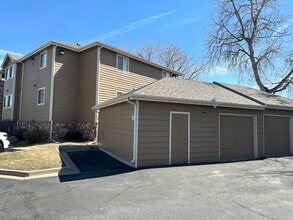 Highline Pointe in Centennial, CO - Building Photo - Building Photo