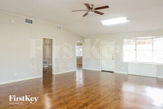 6127 Bright Valley Dr in San Antonio, TX - Building Photo - Building Photo