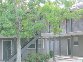 Spanish Oaks Apartments in Baton Rouge, LA - Building Photo - Building Photo