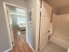 1533 Harmon St in Berkeley, CA - Foto de edificio - Interior Photo