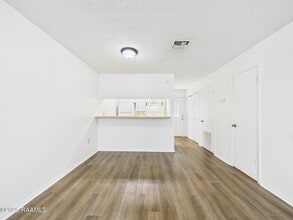 114 Country Ln in Lafayette, LA - Building Photo - Building Photo