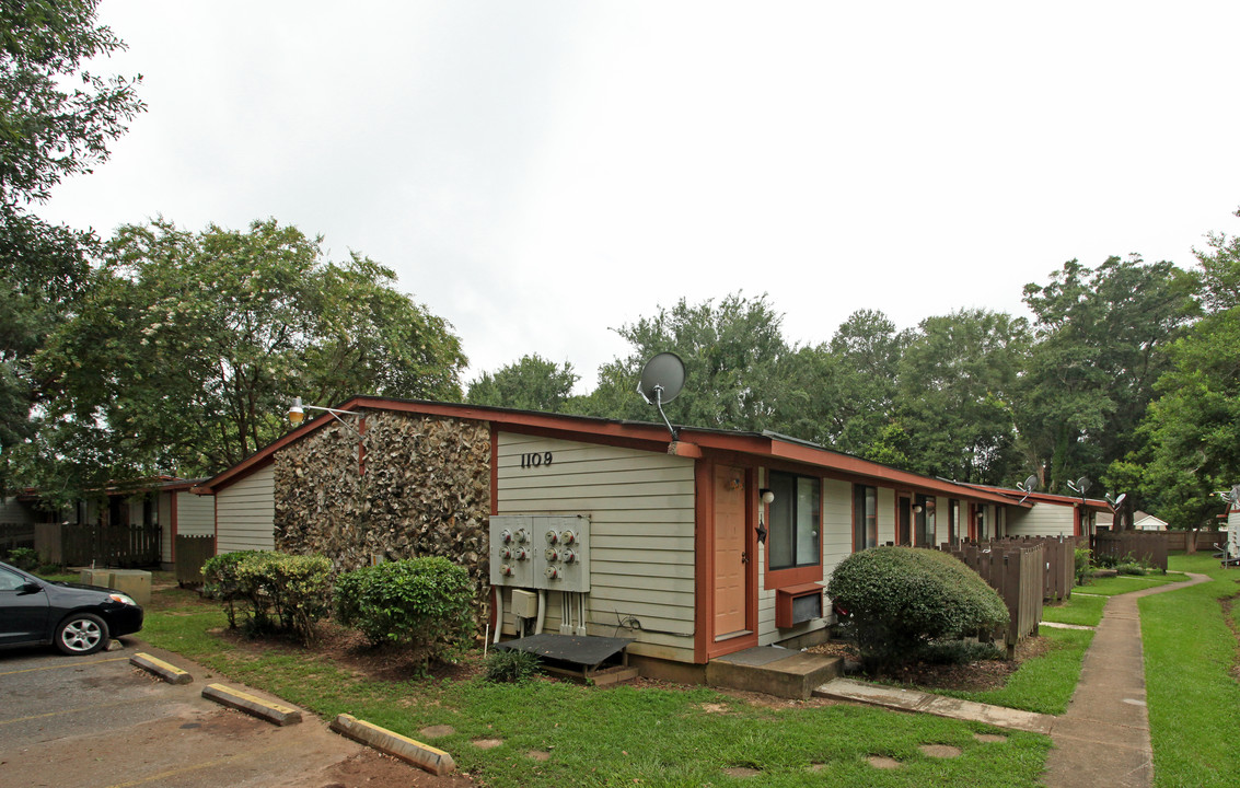 Grand Oaks Apartments in Foley, AL - Foto de edificio