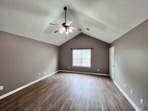 221 Deer Track Ct in Warner Robins, GA - Building Photo - Building Photo