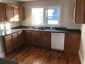 75 Bradford Rd, Unit 1 in Watertown, MA - Building Photo - Building Photo