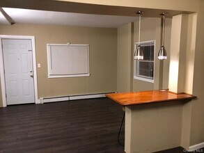 36 Cooper St in Babylon, NY - Building Photo - Building Photo