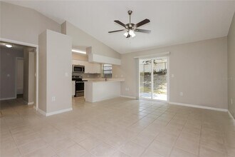 5525 Southgrove Ct in Lakeland, FL - Building Photo - Building Photo