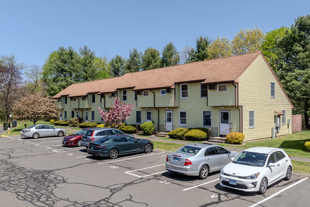 Meadows at Tolland Condominiums in Tolland, CT - Building Photo