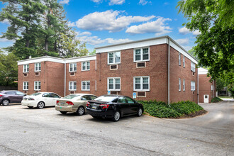 Merioneth Apartments in Ardmore, PA - Building Photo - Building Photo