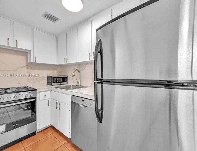 property at 1218 Drexel Ave