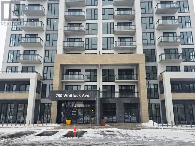 750 Whitlock Ave in Milton, ON - Building Photo - Building Photo