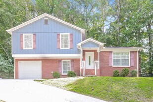 3296 Goldenchain Dr in Stonecrest, GA - Building Photo