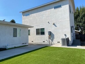 5245 E Falls View Dr in San Diego, CA - Building Photo - Building Photo