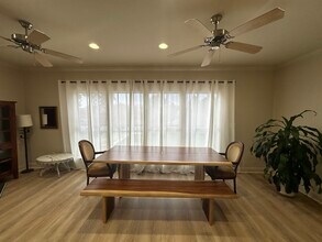 10532 Oakridge Park Ave in Baton Rouge, LA - Foto de edificio - Building Photo