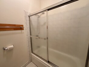 1408 21st Ave, Unit 202 in Oakland, CA - Building Photo - Building Photo