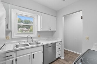 812 Villa Park Ct in Fort Wayne, IN - Building Photo - Building Photo