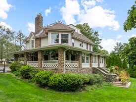 2750 Whitney Ave in Hamden, CT - Building Photo