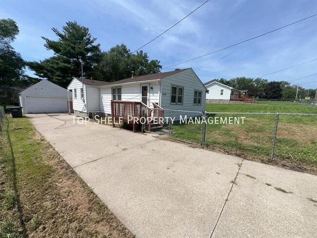2108 E 42nd St in Des Moines, IA - Building Photo - Building Photo