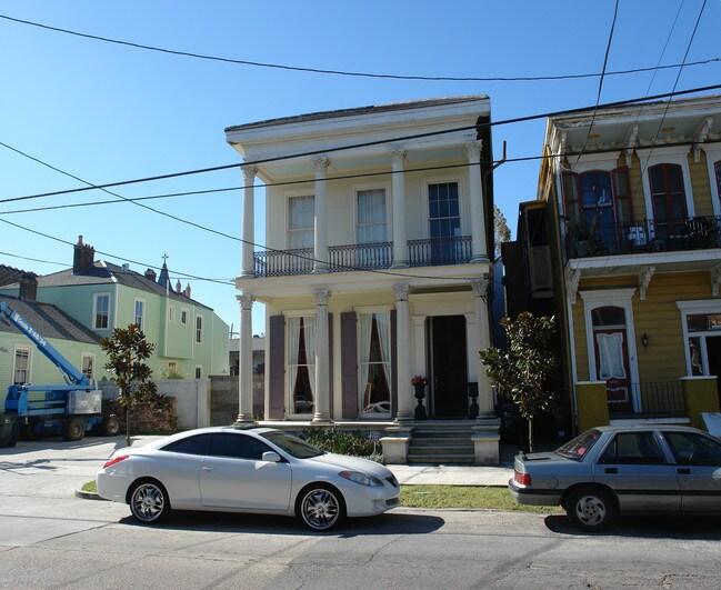 1408 Josephine St in New Orleans, LA - Foto de edificio - Building Photo