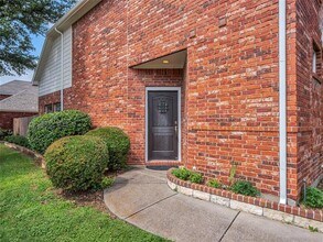 114 Constitution Dr in Euless, TX - Building Photo - Building Photo