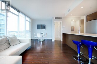 5900-5900 Alderbridge Wy in Richmond, BC - Building Photo - Building Photo