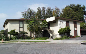 821 Corto Way in La Habra, CA - Building Photo - Building Photo