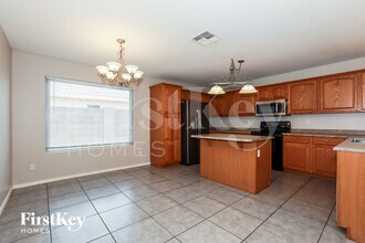 2050 W Hayden Peak Dr in San Tan Valley, AZ - Building Photo - Building Photo