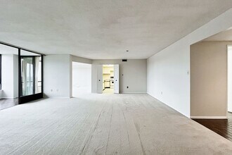 65 Skymark Dr in Toronto, ON - Building Photo - Building Photo