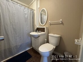 2511 4th St NE in Minneapolis, MN - Building Photo - Building Photo