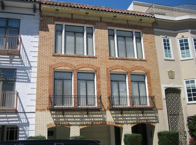 property at 3427 Broderick St