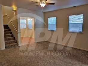 1518 W 5th St-Unit -3 in Chico, CA - Building Photo - Building Photo