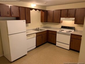 59 Manchester St, Unit 2 in Leominster, MA - Building Photo - Building Photo