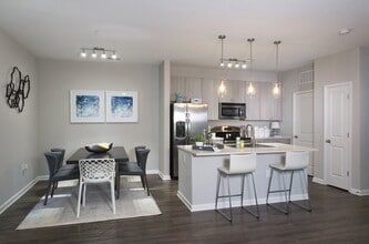 Legacy 521 Apartments in Charlotte, NC - Foto de edificio - Building Photo