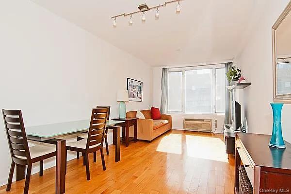 13-11 Jackson Ave in Queens, NY - Building Photo - Building Photo