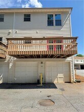 153 Holcomb Ferry Rd in Roswell, GA - Foto de edificio - Building Photo