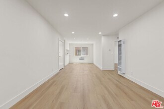 635 Westmount Dr in West Hollywood, CA - Building Photo - Building Photo