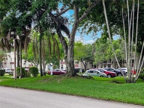 7380 NW 1st St in Plantation, FL - Foto de edificio - Building Photo
