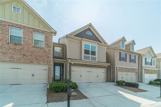 3328 Sardis Bend Dr in Buford, GA - Building Photo - Building Photo