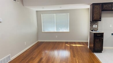 12117 Sunland St in Dallas, TX - Building Photo - Building Photo