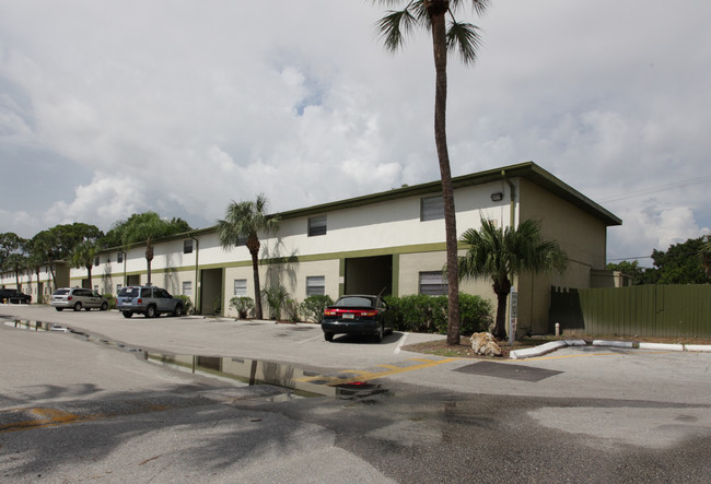 Harbor Palms in Ft. Myers, FL - Building Photo - Building Photo