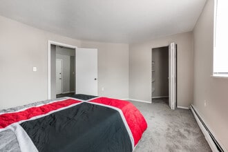 Lakeland Commons in Euclid, OH - Building Photo - Building Photo