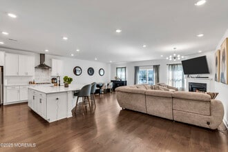803 Aviator Ave in Marlboro, NJ - Building Photo - Building Photo