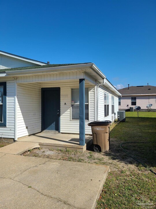 1804 W Belmont St in Pensacola, FL - Building Photo