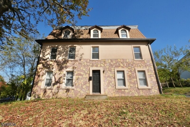 236 W Mt Pleasant Ave in Livingston, NJ - Building Photo