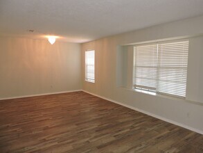 4810 Livingston Dr in Pensacola, FL - Building Photo - Building Photo