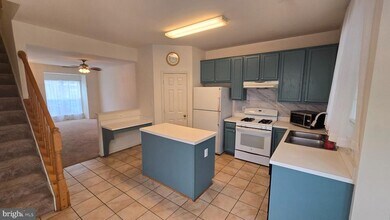 2441 Old Farmhouse Ct in Herndon, VA - Building Photo - Building Photo