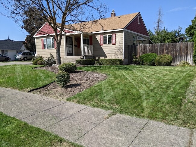 property at 2310 W Kiernan Ave