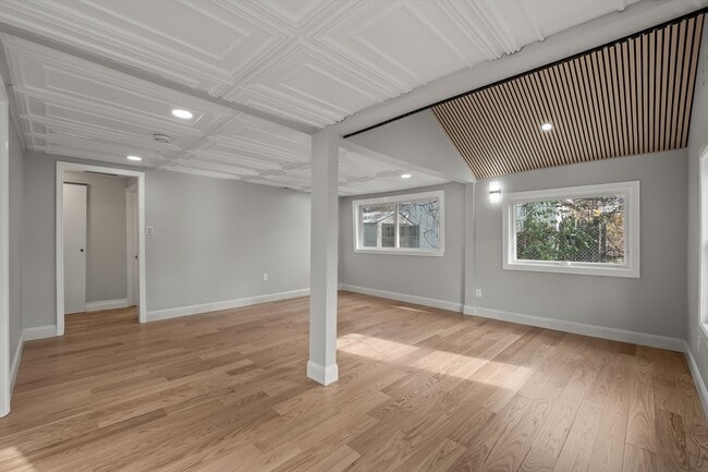 1935 Maddy Ln in Keego Harbor, MI - Building Photo - Building Photo