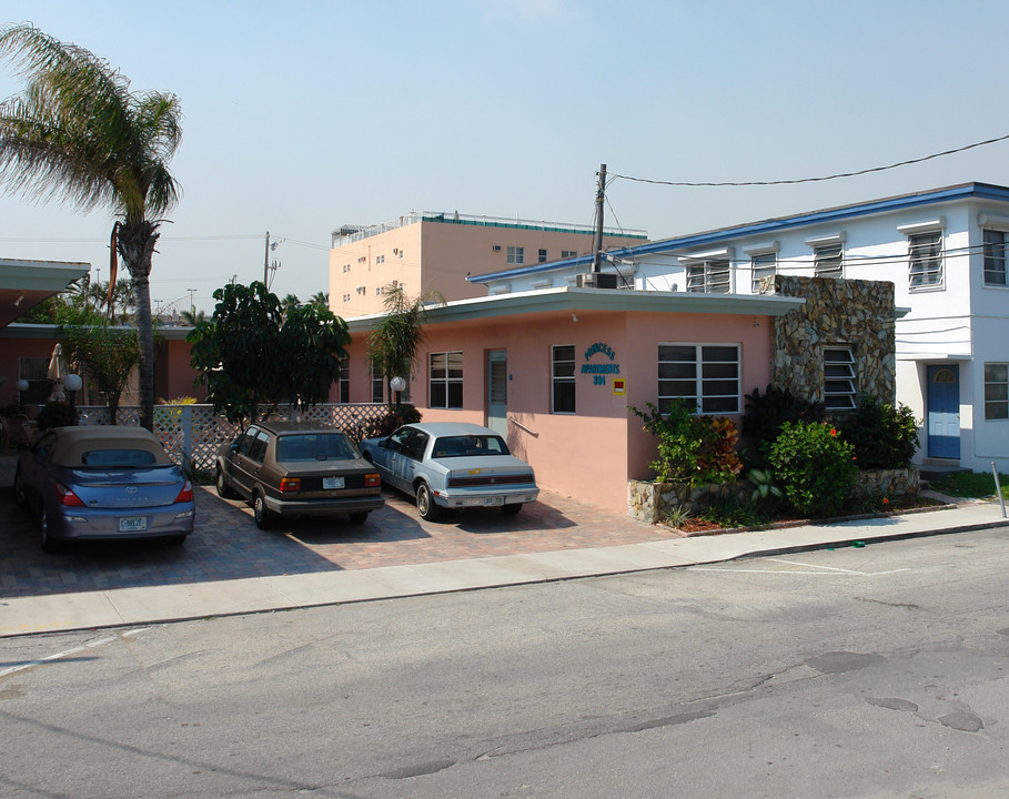 334 Grant St in Hollywood, FL - Building Photo